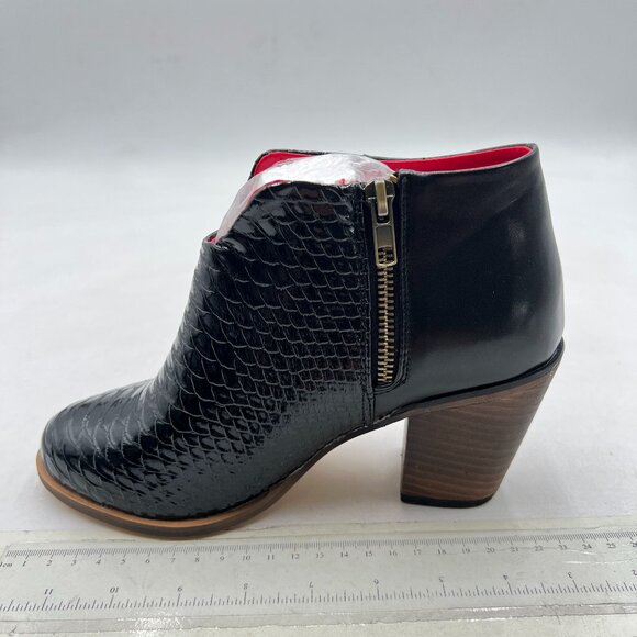 Black Womens Slip on Ankle Boots V Cutout Pointed Toe Chunky Mid Heel Booties - Picture 1 of 7
